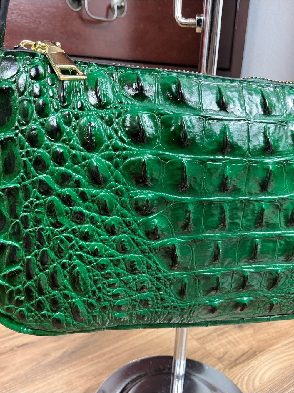 NWT Green Croc Embossed Satchel Handbag - Picture 3 of 7